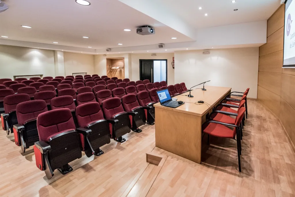 01-Sala Actes_3485BQ.webp