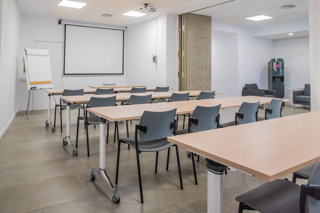 02-Sala Polivalent_3509BQ.webp